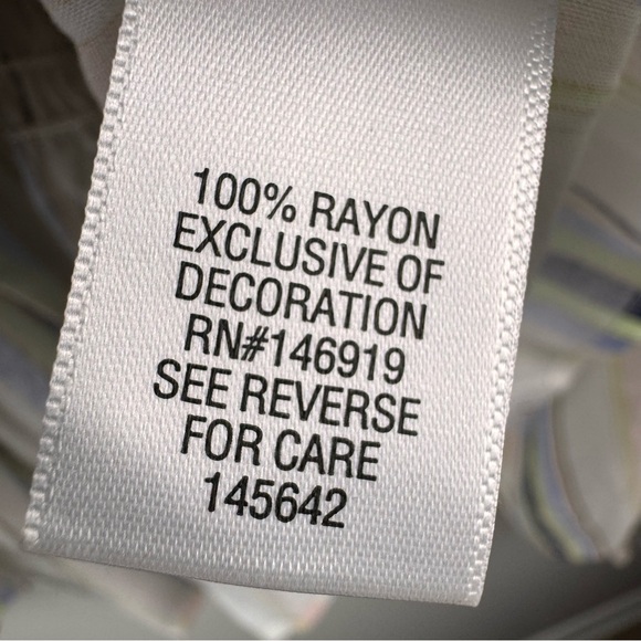 Candie's Women's Multicolor Smocked Off Shoulder Striped Cropped Top Size‎ Large - Picture 4 of 10